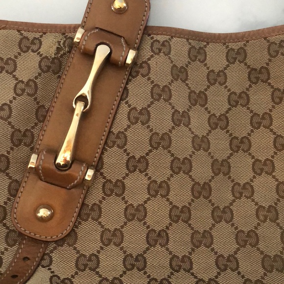 Gucci’s Braided Handle Tote Bag - Picture 3 of 6